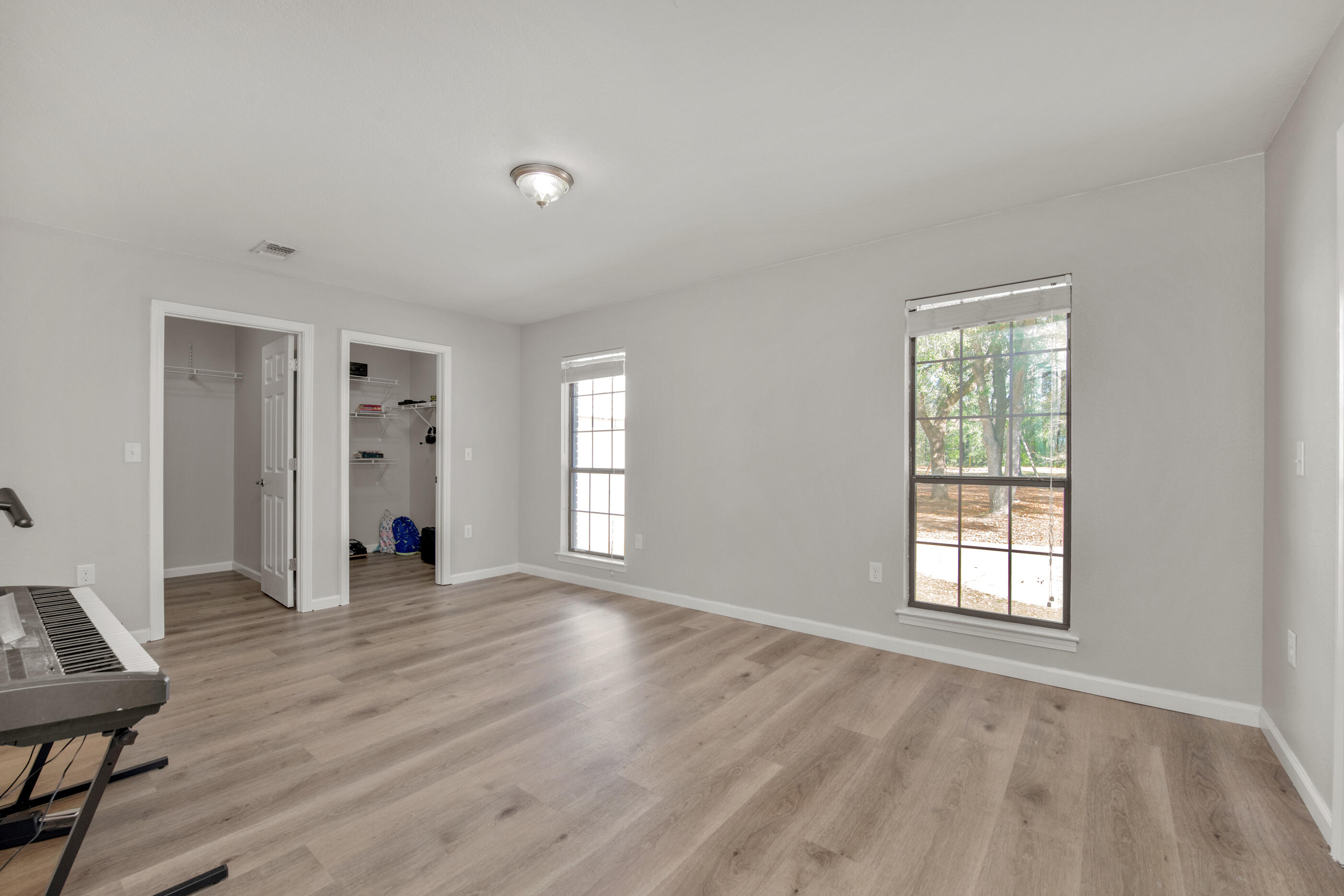 5860 Phillip Road Crestview, FL 32539 - Photo 21 of 38 Primary Bedroom