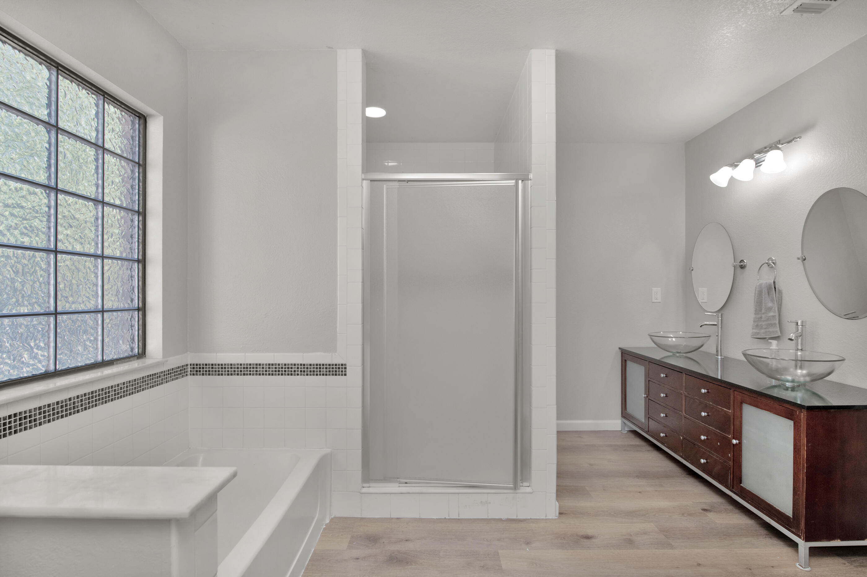 5860 Phillip Road Crestview, FL 32539 - Photo 24 of 38 Primary Bathroom
