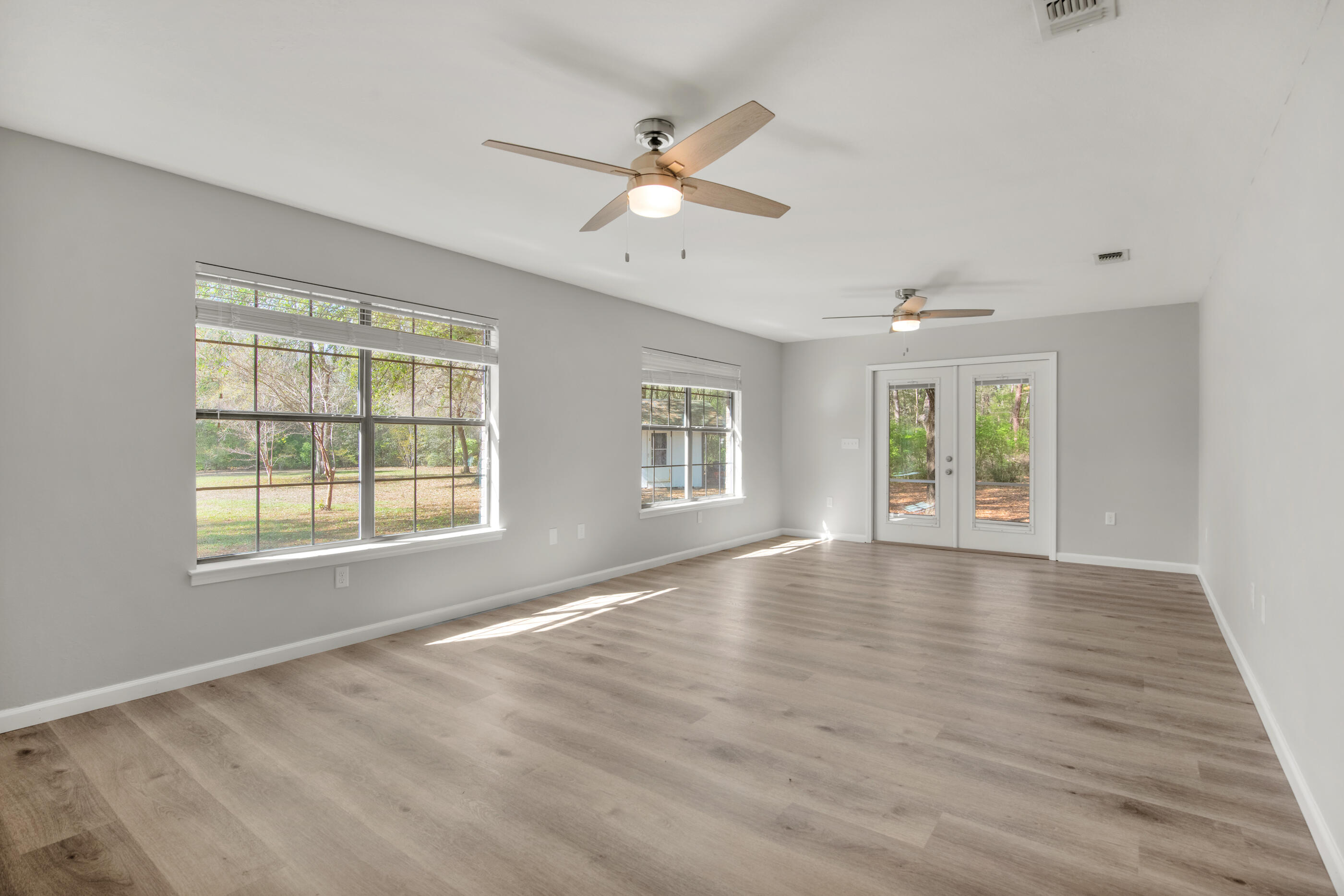 5860 Phillip Road Crestview, FL 32539 - Photo 28 of 38 Living space