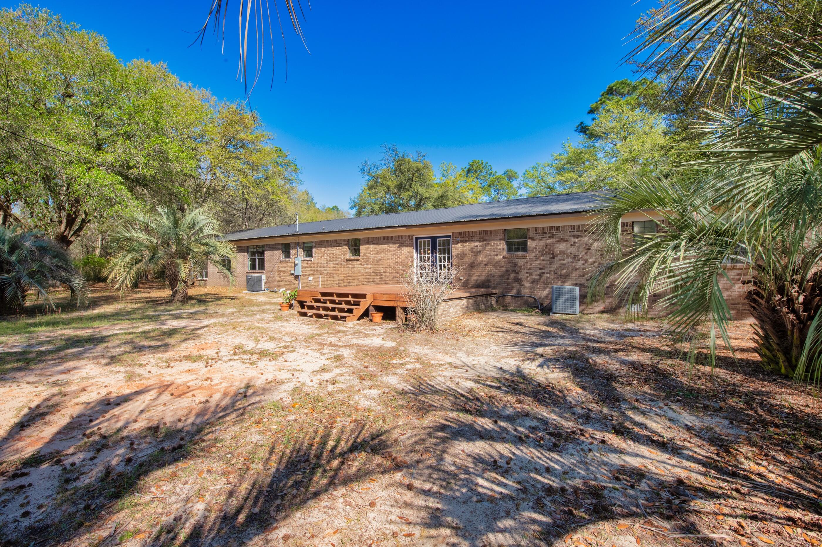 5860 Phillip Road Crestview, FL 32539 - Photo 31 of 38 Backyard