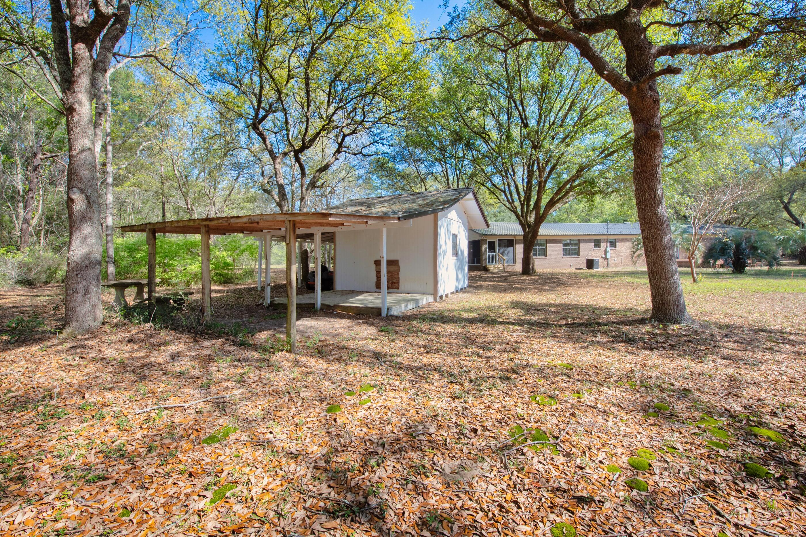 5860 Phillip Road Crestview, FL 32539 - Photo 34 of 38 Backyard