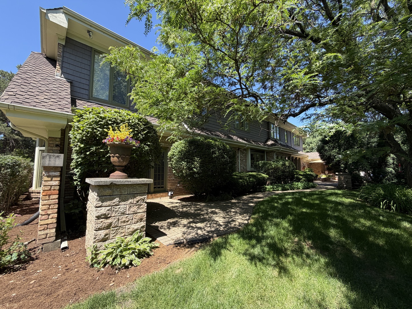 6450 Manor Drive Burr Ridge, IL 60527 - Photo 8 of 12