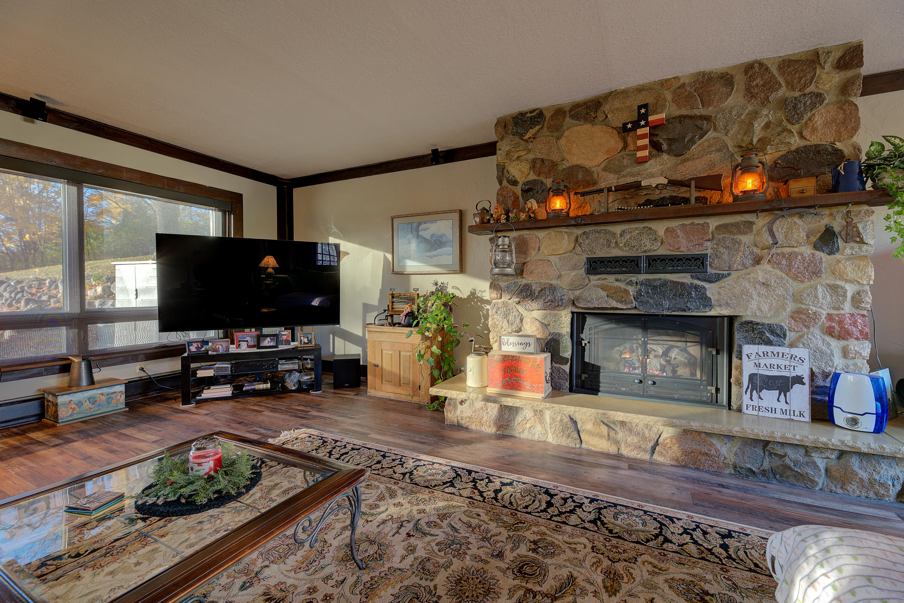 18 Highway 18 Delafield, WI 53018 - Photo 18 of 111 Family Room Pic 3