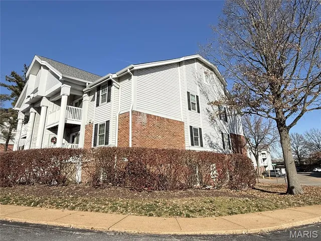$1,600 | 4333 Arrow Tree Drive, Unit L, St. Louis, MO 63128