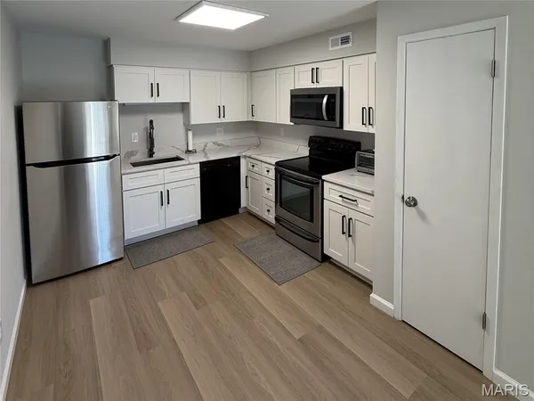 $1,600 | 4333 Arrow Tree Drive, Unit L, St. Louis, MO 63128