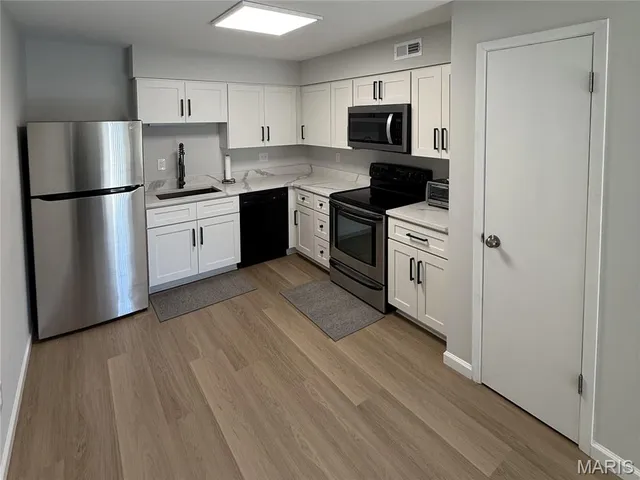 $1,600 | 4333 Arrow Tree Drive, Unit L, St. Louis, MO 63128