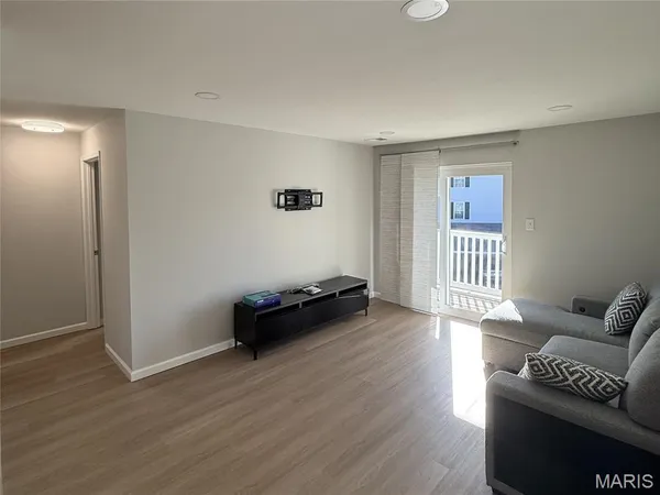 $1,600 | 4333 Arrow Tree Drive, Unit L, St. Louis, MO 63128