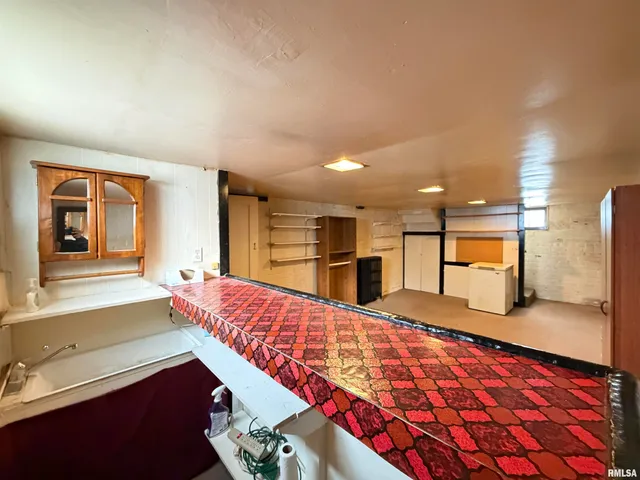 $120,000 | 486 Lombard Street, Galesburg, IL 61401