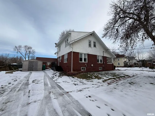 $120,000 | 486 Lombard Street, Galesburg, IL 61401