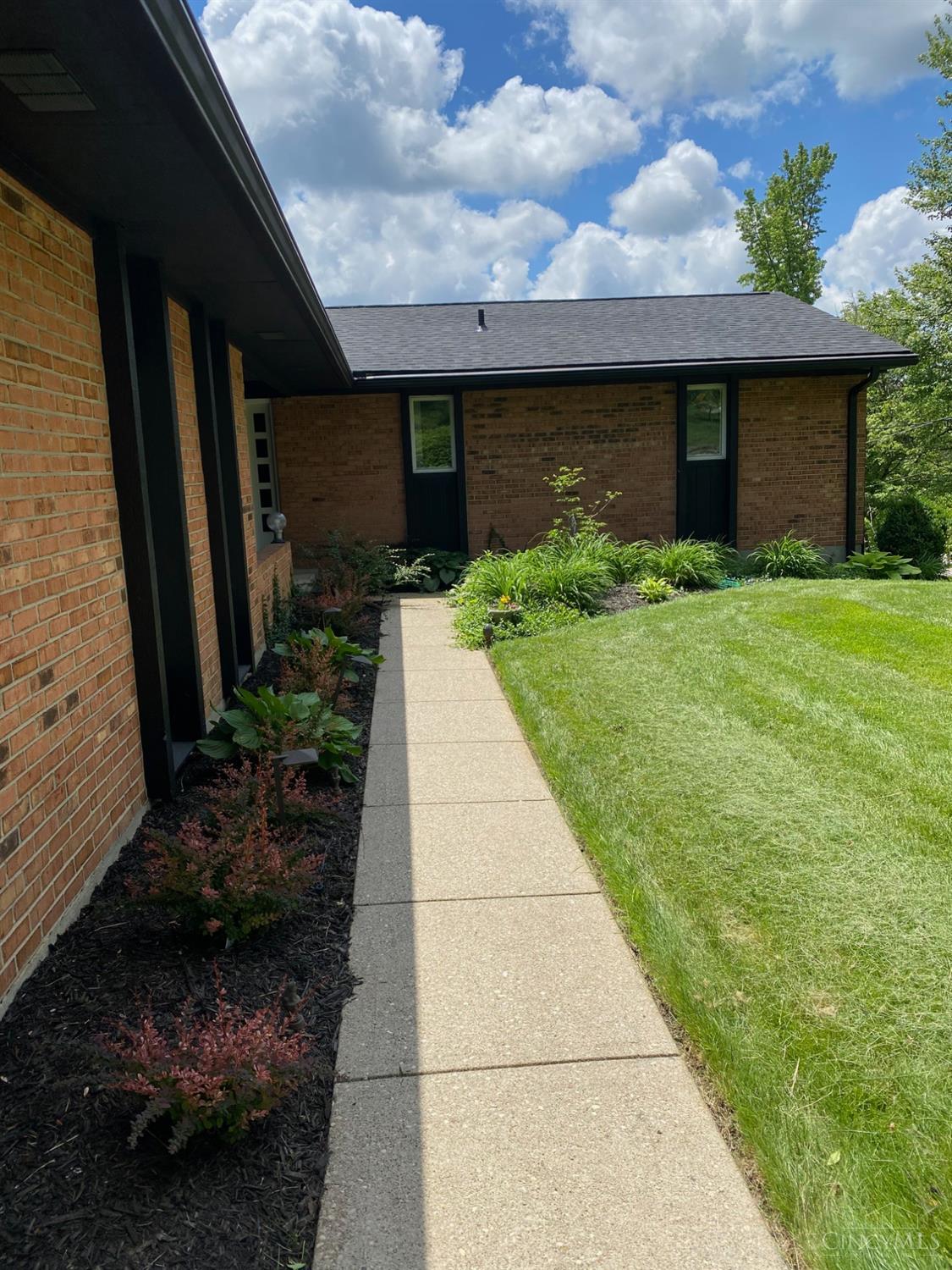 9750 Humphrey Road Cincinnati, OH 45242 - Photo 3 of 34 Gallery Image 3