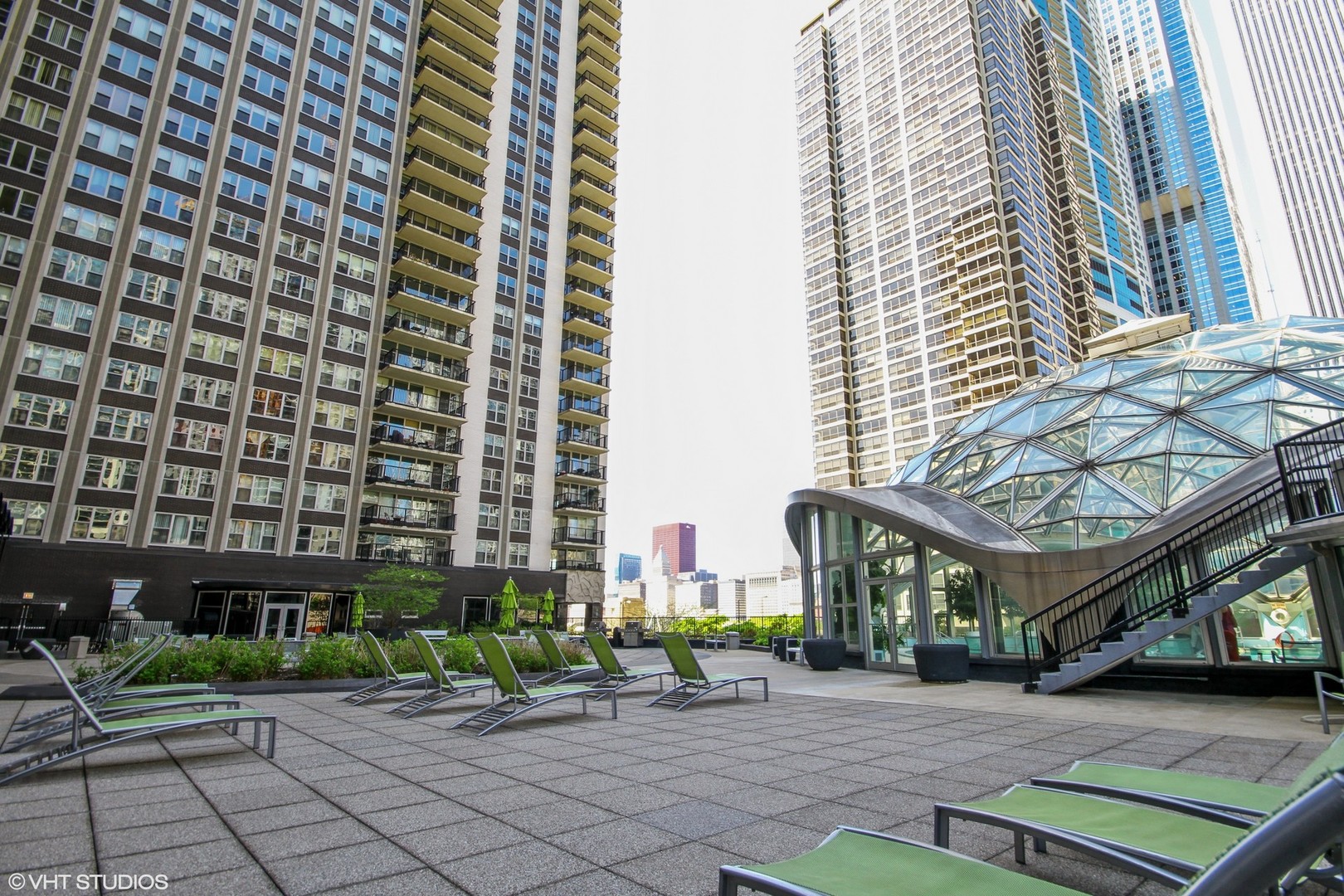 400 East Randolph Street, Unit 1924 Chicago, IL 60601 - Photo 13 of 18 a view of a building with sitting area