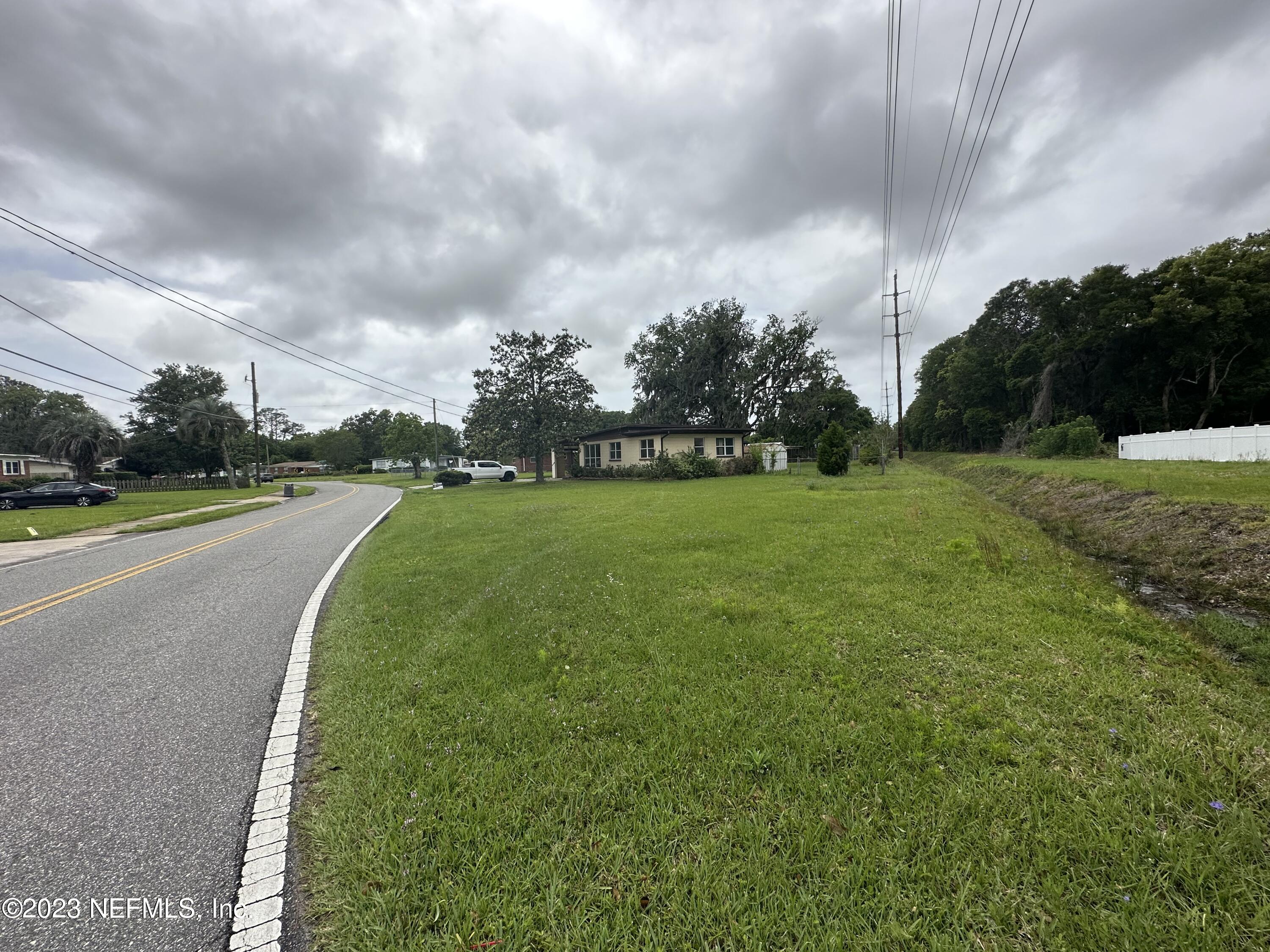 2012 E Road Jacksonville, FL 32216 - Photo 7 of 20 IMG_0362