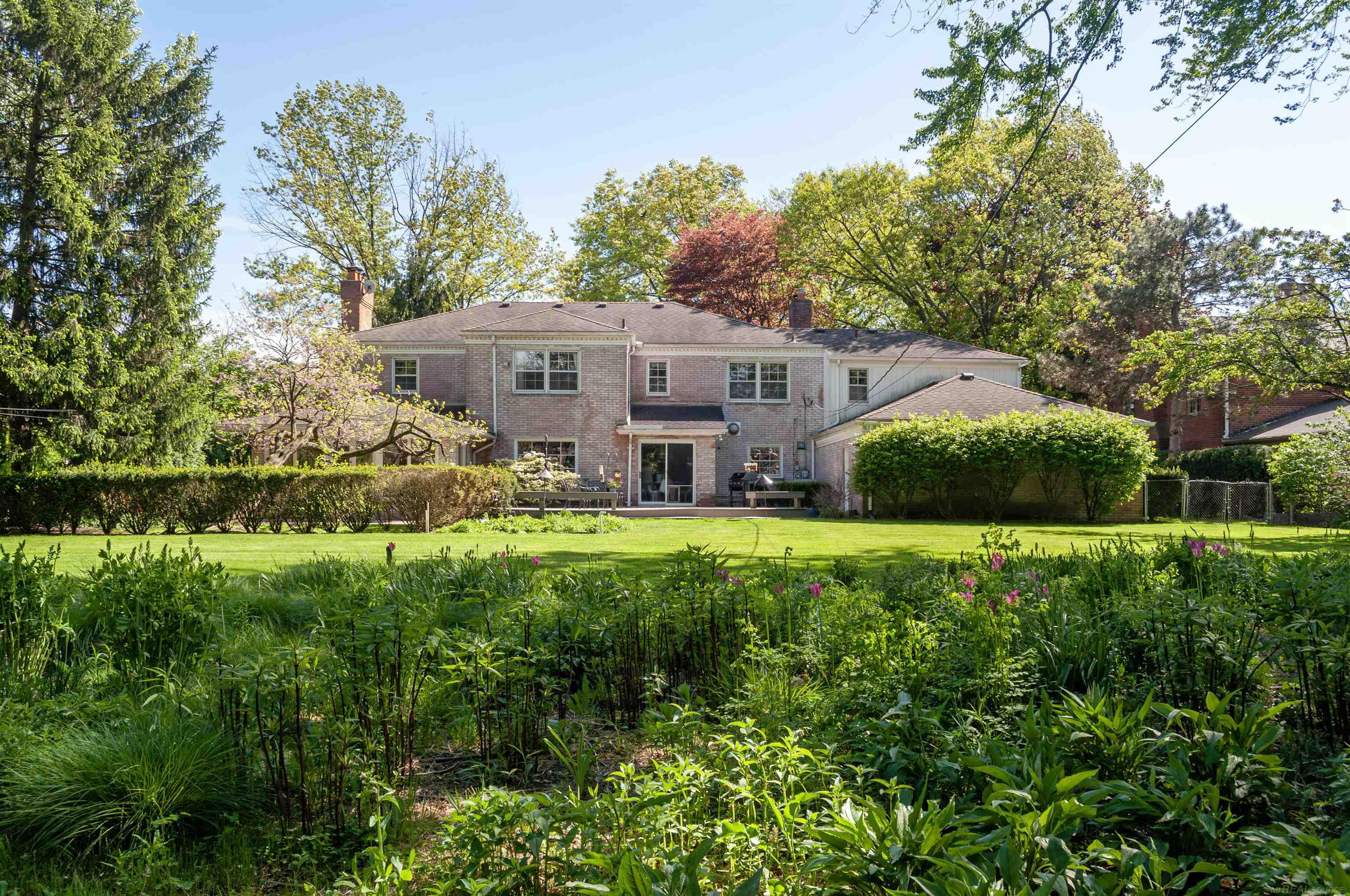 570 Oxford Road Grosse Pointe Woods, MI 48236 - Photo 96 of 99