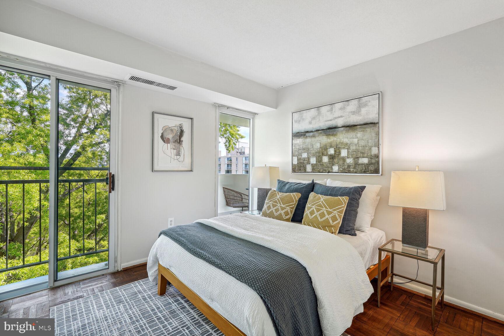 700 7th Street Southwest, Unit 732 Washington, DC 20024 - Photo 9 of 27 Lovely bedroom with floor to ceiling windows!