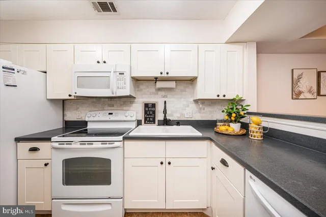 $450,000 | 5804 Inman Park Circle, Unit 340, Rockville, MD 20852