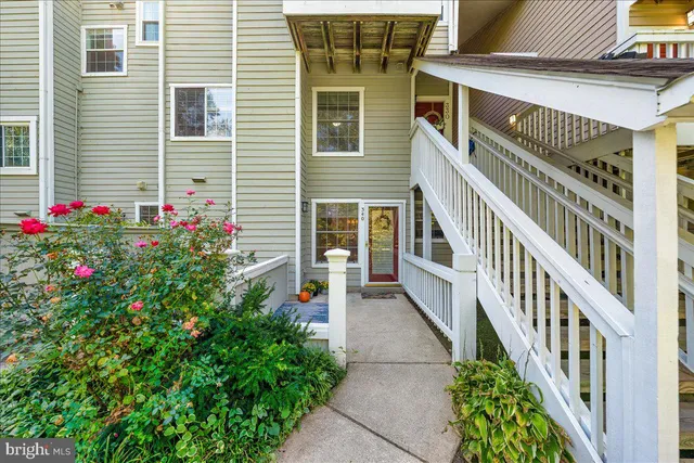 $450,000 | 5804 Inman Park Circle, Unit 340, Rockville, MD 20852