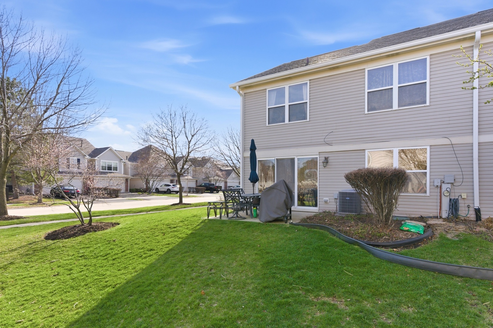 3138 Reflection Drive Naperville, IL 60564 - Photo 22 of 24 a house view with a garden space