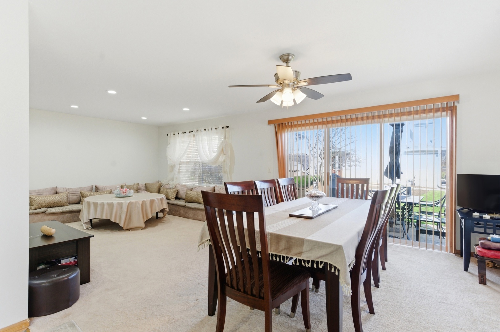 3138 Reflection Drive Naperville, IL 60564 - Photo 6 of 24 a view of a dining room with furniture and a livingroom