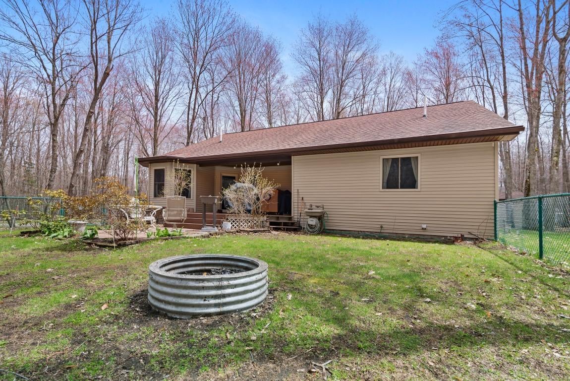 8515 Ridgeway Road Petoskey, MI 49770 - Photo 18 of 19 Gallery Image 18