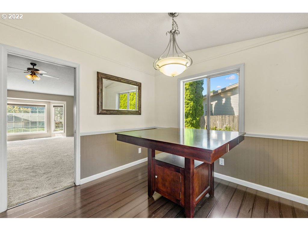 3813 R Circle Washougal, WA 98671 - Photo 15 of 32 Dining Room