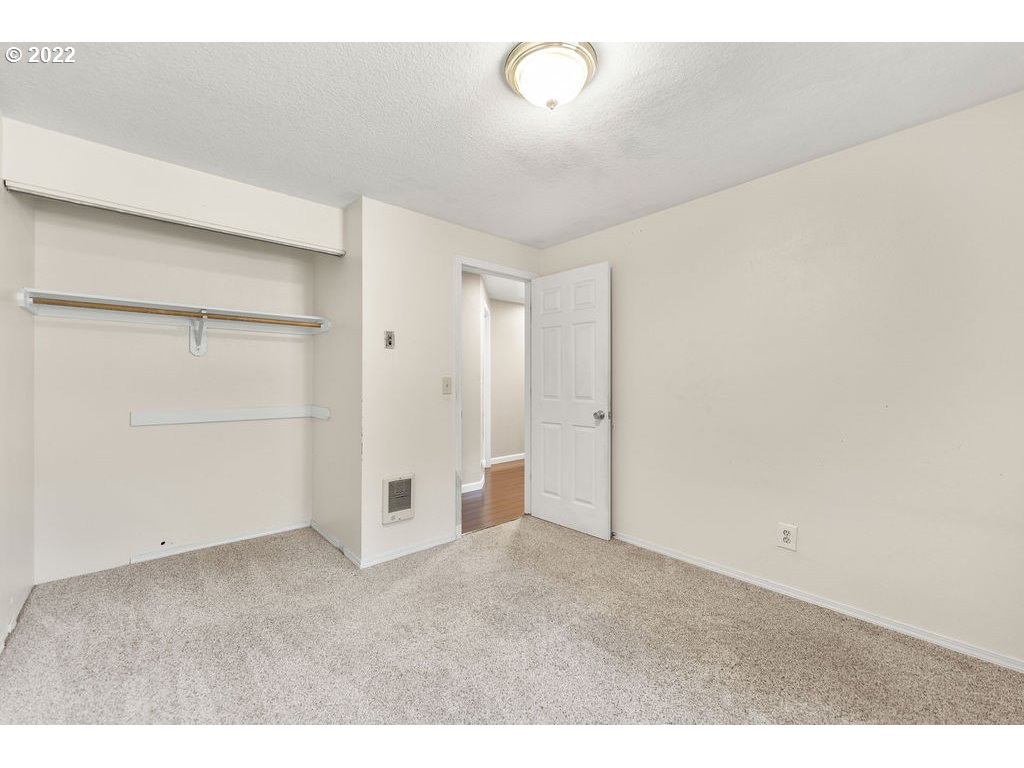 3813 R Circle Washougal, WA 98671 - Photo 16 of 32 Bedroom