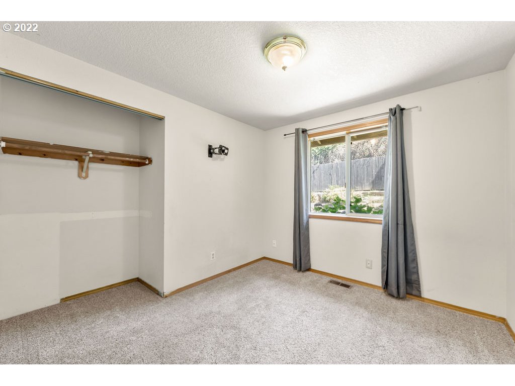 3813 R Circle Washougal, WA 98671 - Photo 20 of 32 Bedroom