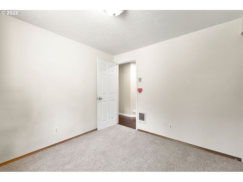 3813 R Circle Washougal, WA 98671 - Photo 21 of 32 Bedroom