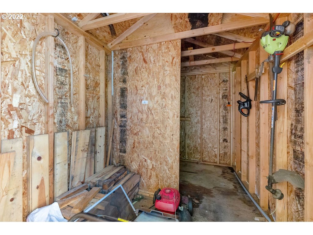 3813 R Circle Washougal, WA 98671 - Photo 29 of 32 Shed