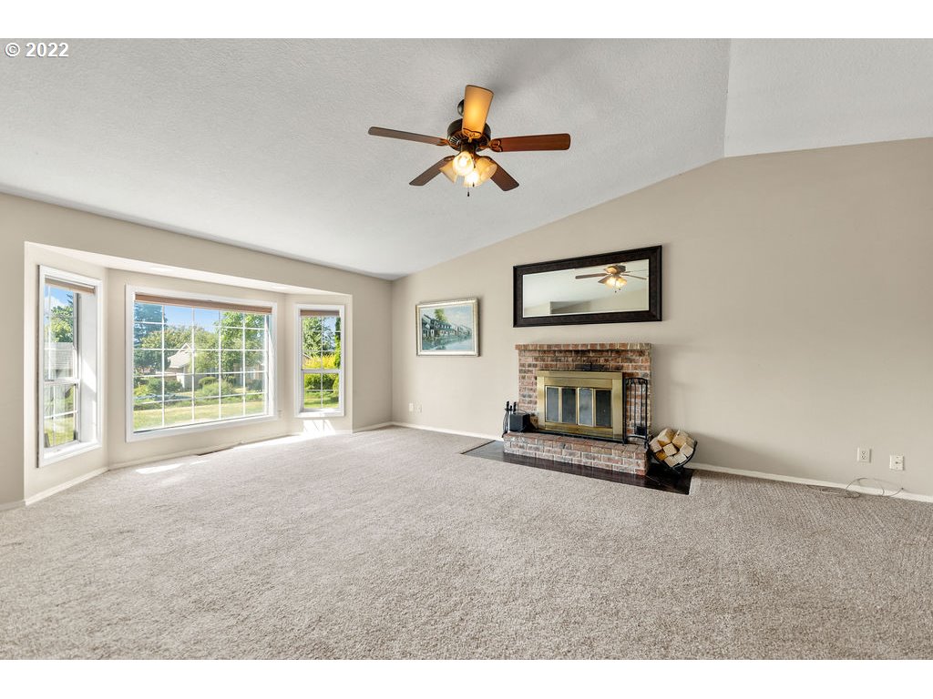 3813 R Circle Washougal, WA 98671 - Photo 7 of 32 Gallery Image 7
