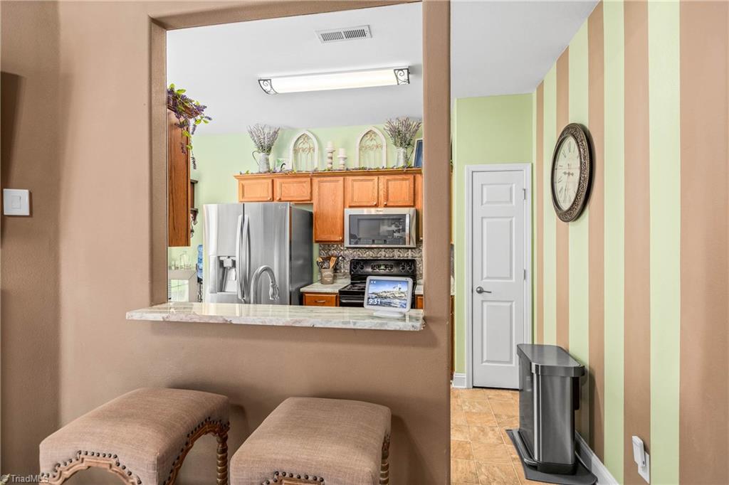 5780 Fox Ridge Lane Winston-Salem, NC 27104 - Photo 11 of 35 Living