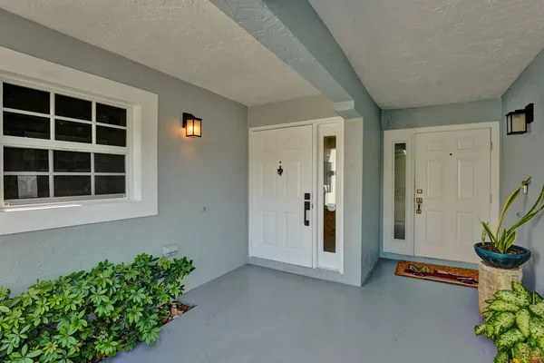 $9,000 | 876 Jeffery Street, Boca Raton, FL 33487