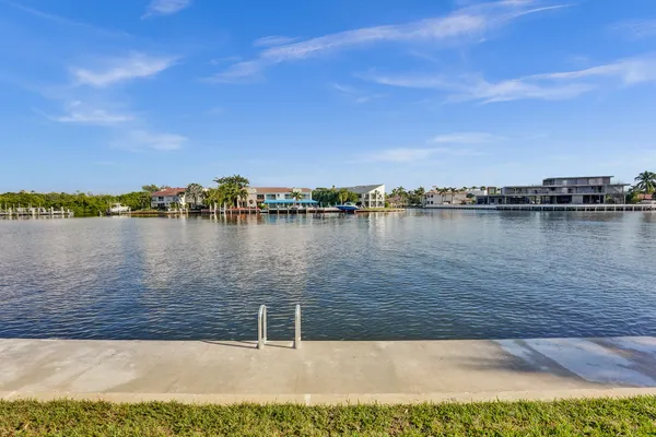 $9,000 | 876 Jeffery Street, Boca Raton, FL 33487