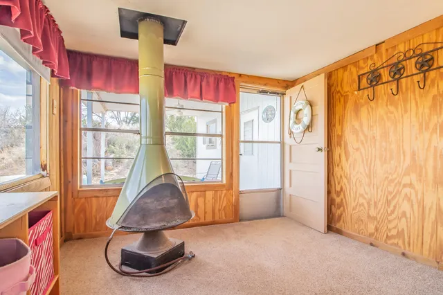 a view of livingroom with furniture