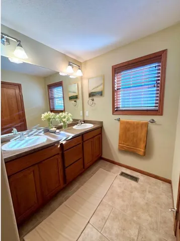 $365,000 | 321 15th Avenue Northwest, Willmar, MN 56201