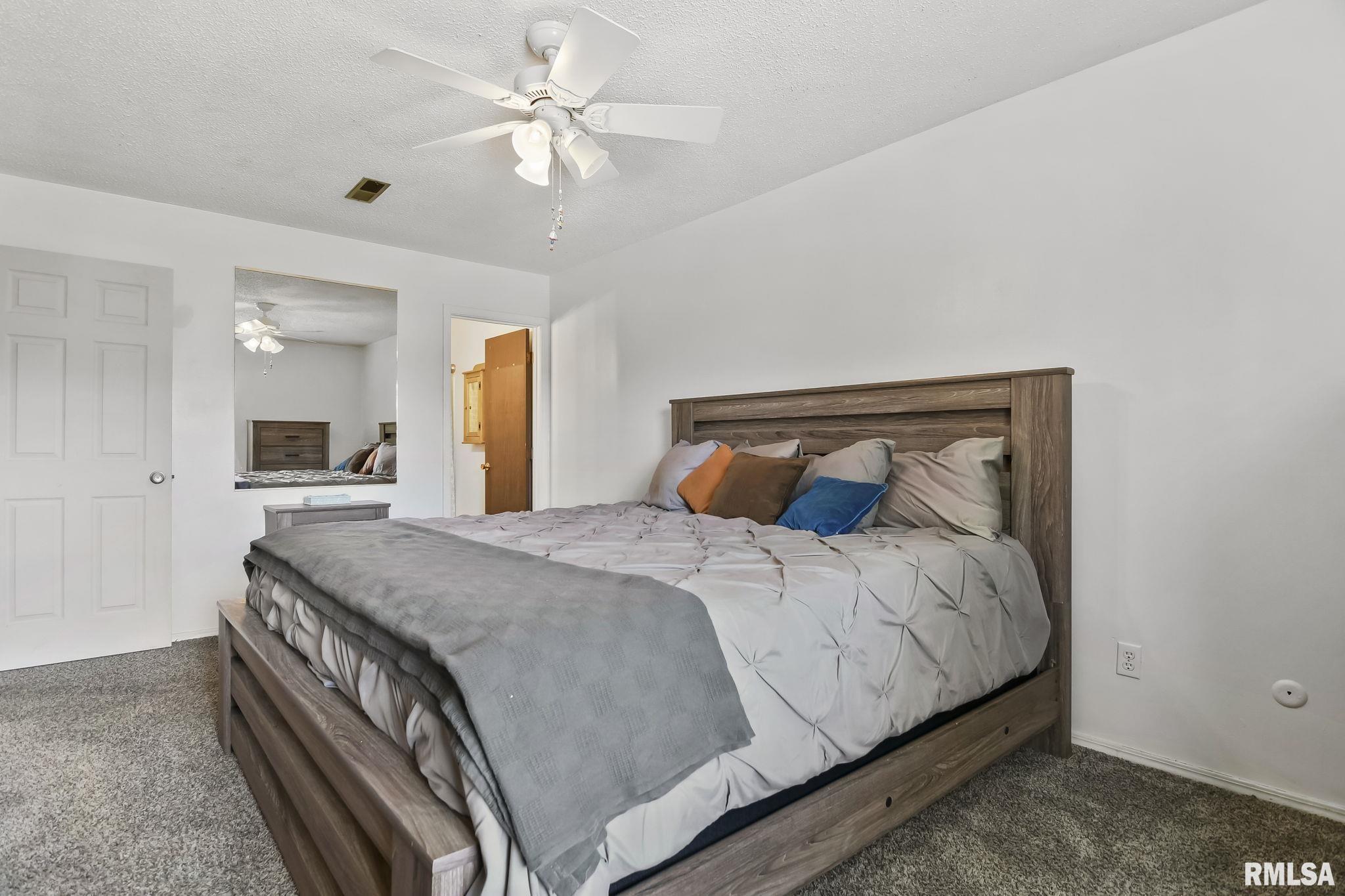 1905 Jeanette Lane Springfield, IL 62702 - Photo 15 of 25 Gallery Image 15