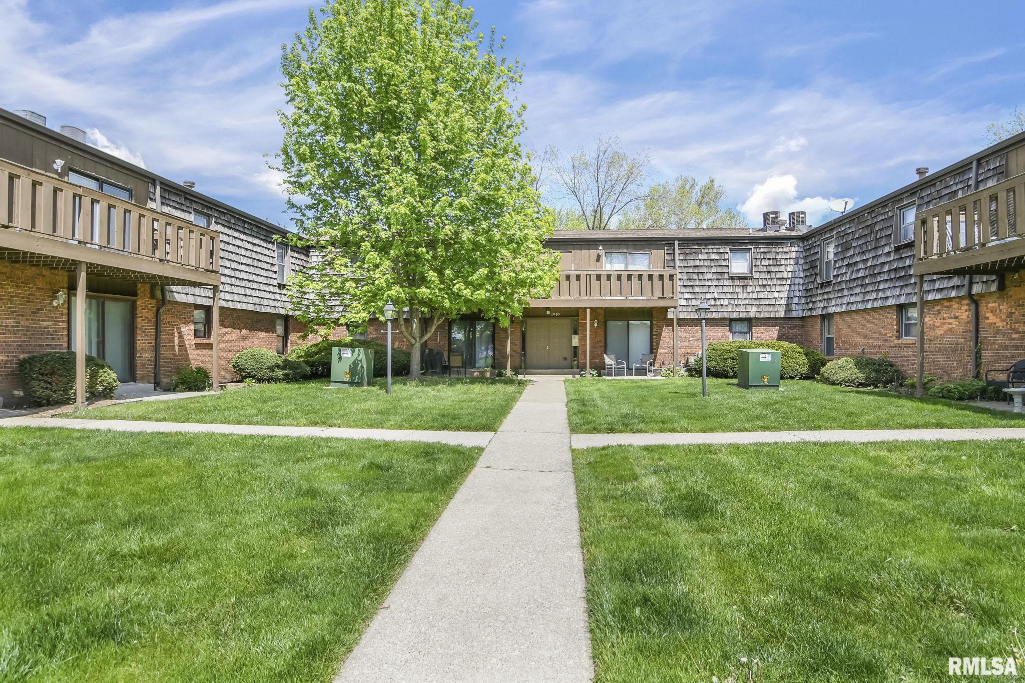 1905 Jeanette Lane Springfield, IL 62702 - Photo 2 of 25 Gallery Image 2