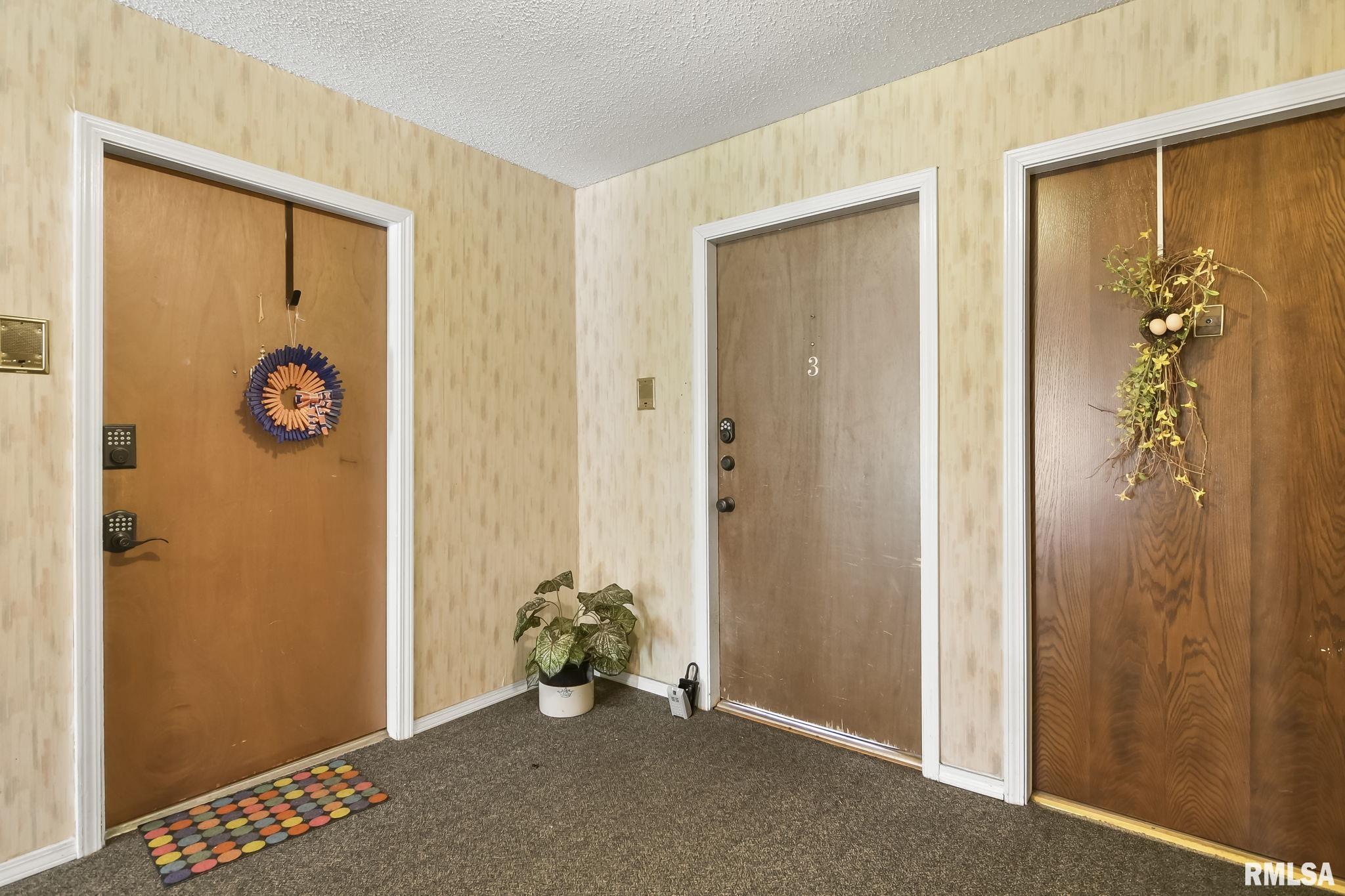 1905 Jeanette Lane Springfield, IL 62702 - Photo 4 of 25 Gallery Image 4