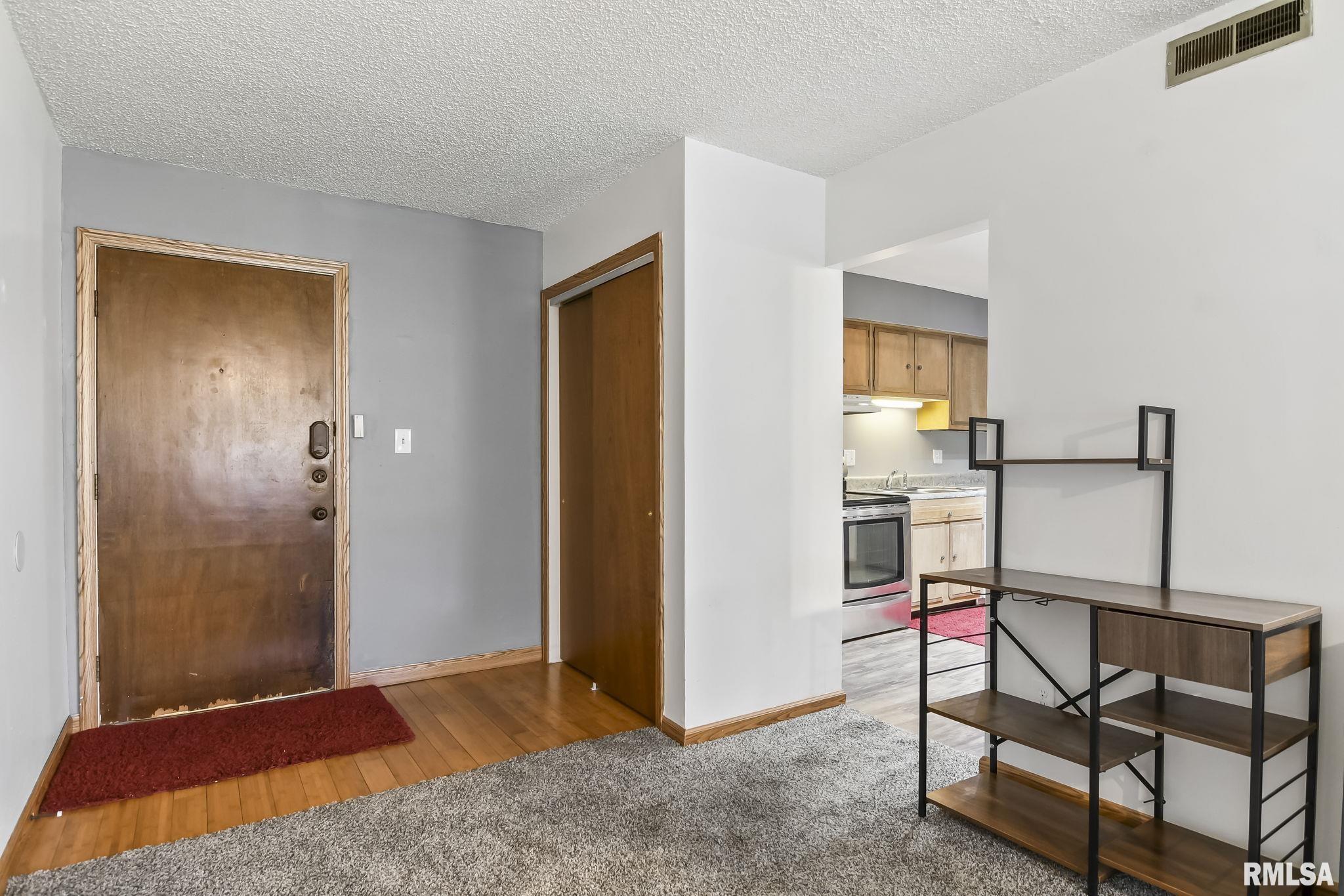 1905 Jeanette Lane Springfield, IL 62702 - Photo 5 of 25 Gallery Image 5