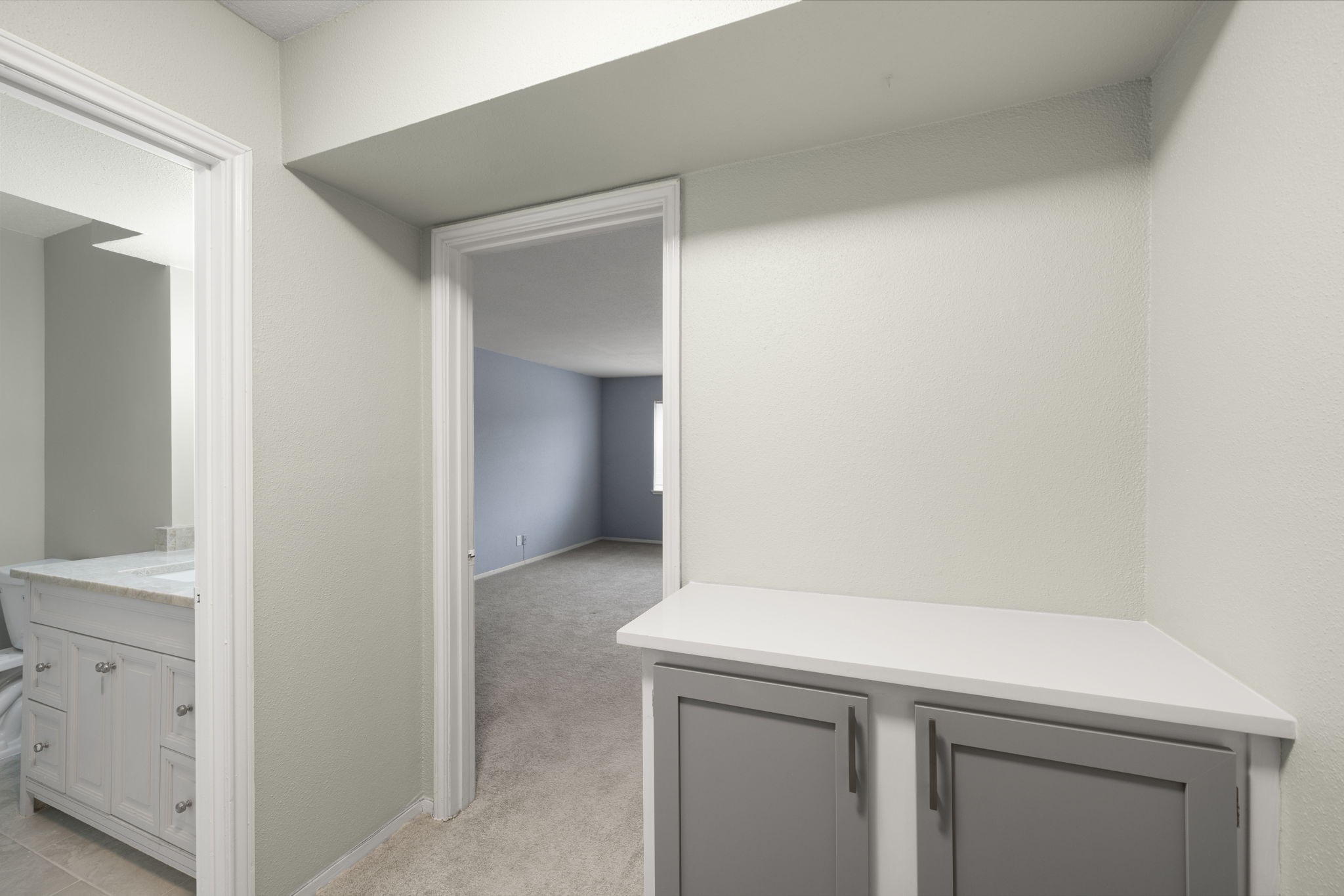 11550 Chimney Rock Road, Unit 521 Houston, TX 77035 - Photo 16 of 30 a utility room with a sink