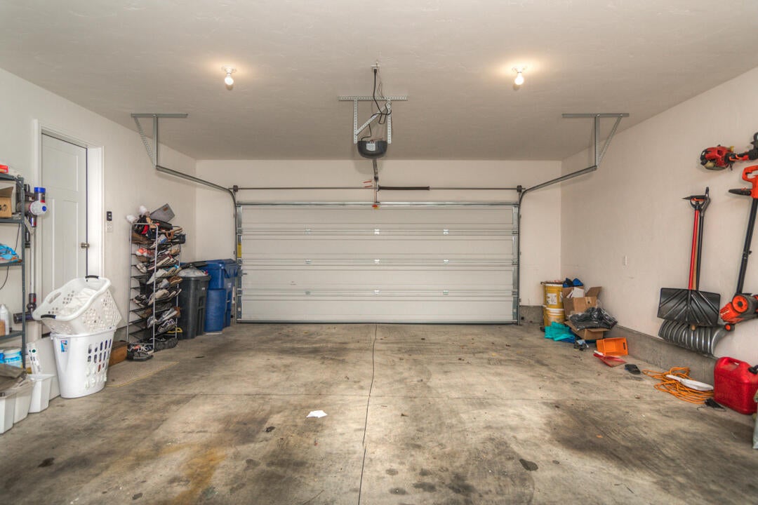 520 Southeast Reed Market Road Bend, OR 97702 - Photo 25 of 25 oversized garage