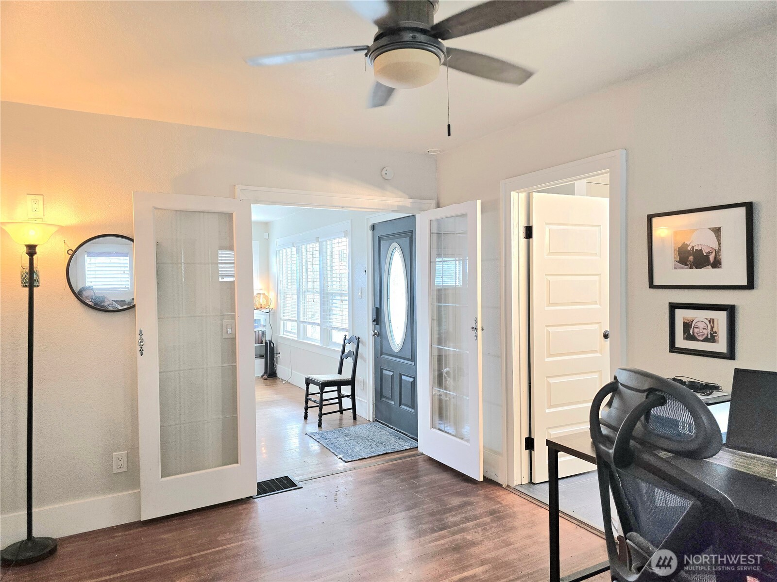906 North Rice Street Aberdeen, WA 98520 - Photo 17 of 34 a view of a livingroom with furniture and hardwood floor