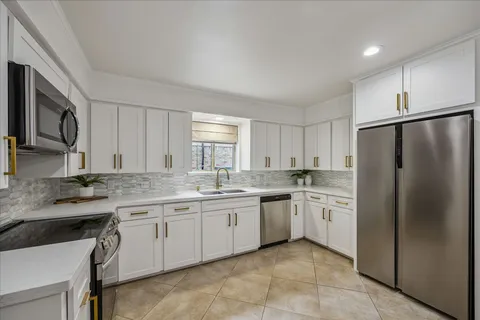$565,000 | 11418 Ash Creek Drive, Houston, TX 77043