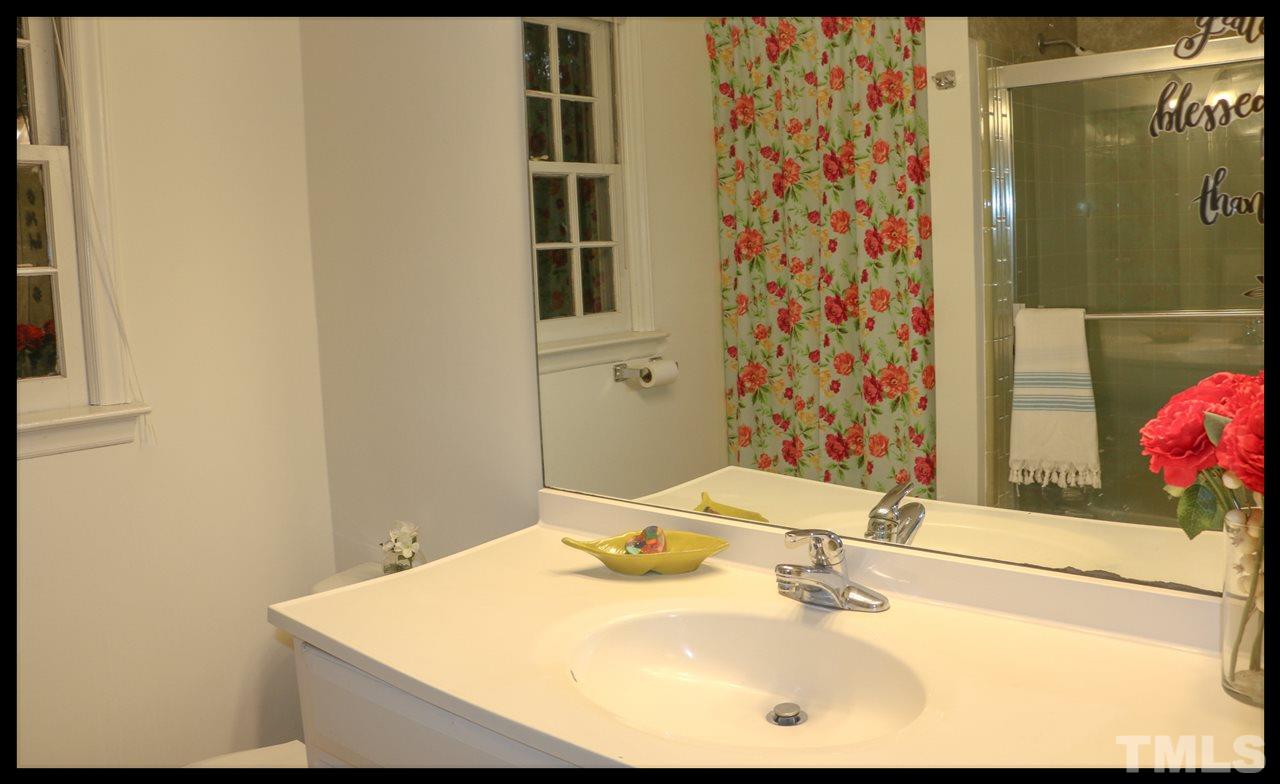 400 Sharon Road Chapel Hill, NC 27517 - Photo 15 of 26