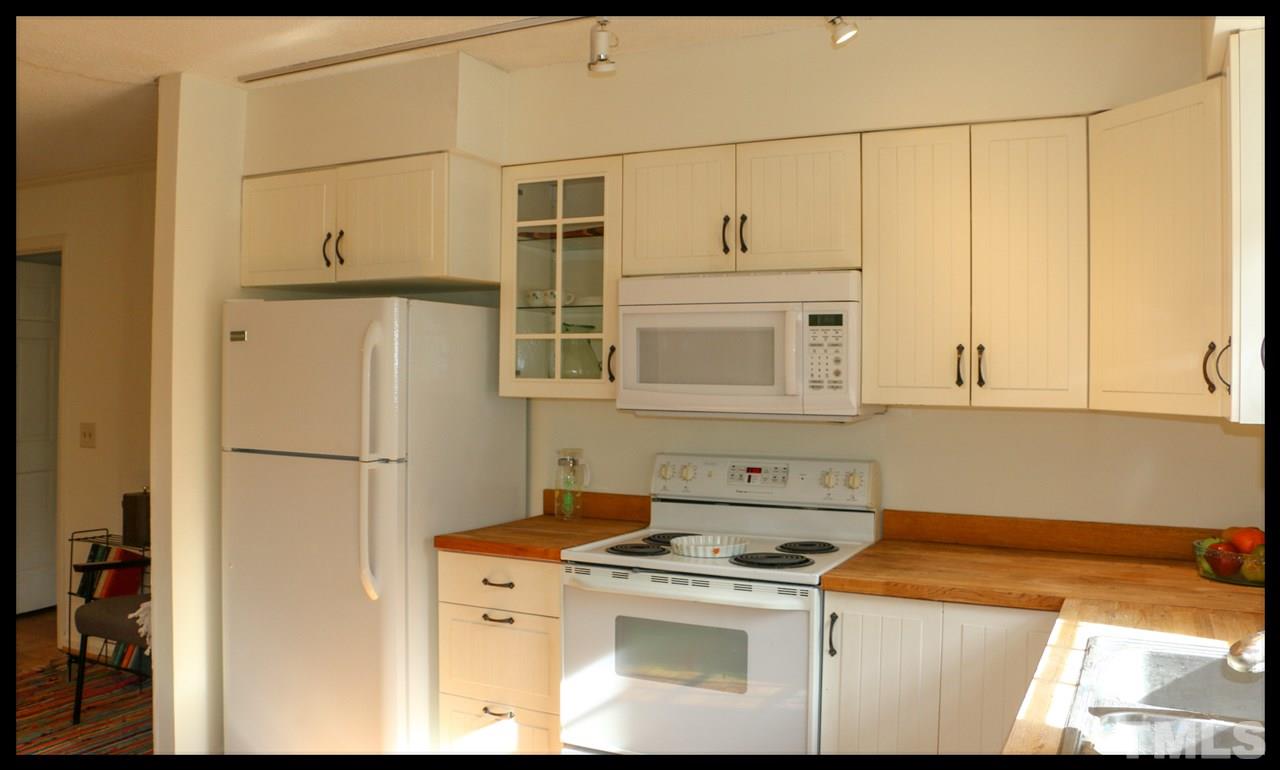 400 Sharon Road Chapel Hill, NC 27517 - Photo 8 of 26
