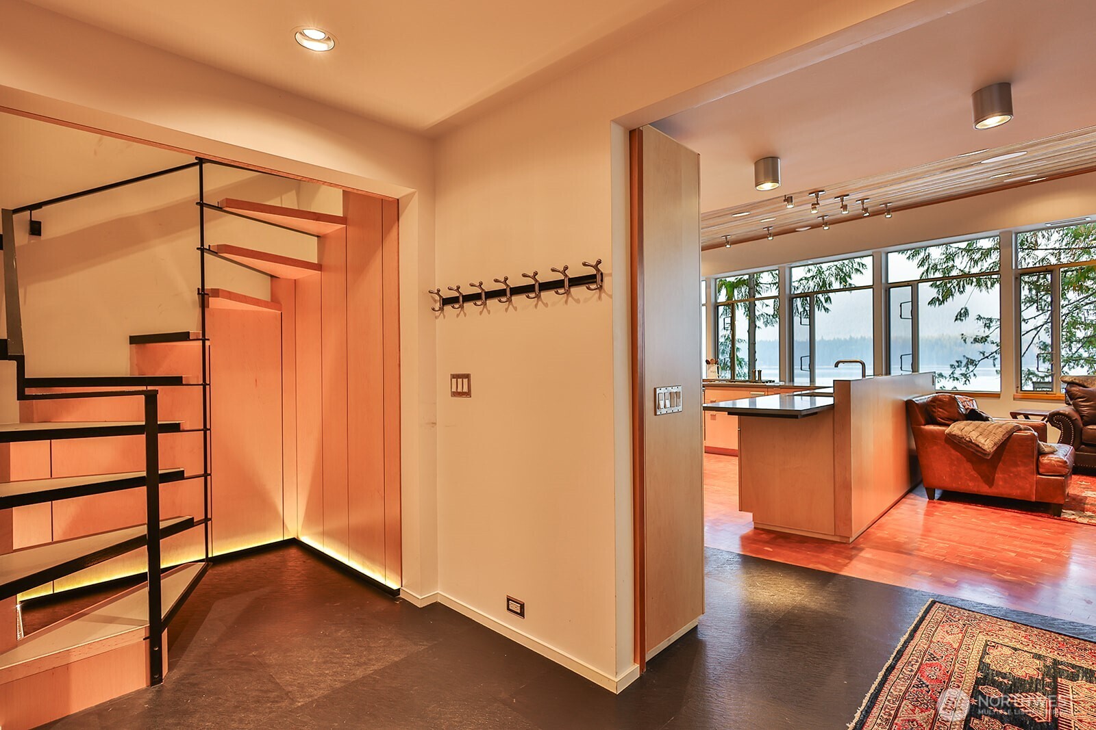15810 Cedar Brae Road Leavenworth, WA 98826 - Photo 33 of 40 a view of hallway with furniture and a window