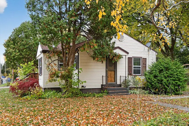 $369,900 | 507 Falcon Circle, Monona, WI 53716