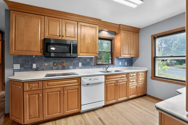 $369,900 | 507 Falcon Circle, Monona, WI 53716