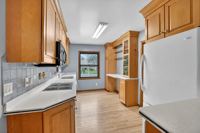 $369,900 | 507 Falcon Circle, Monona, WI 53716