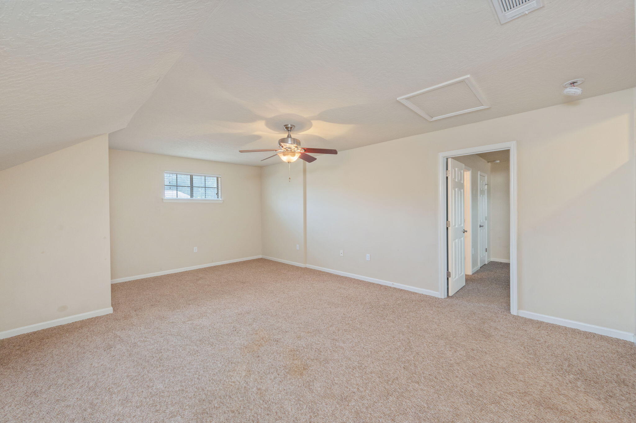 4627 Hermosa Road Crestview, FL 32539 - Photo 29 of 40 a view of an empty room with a window