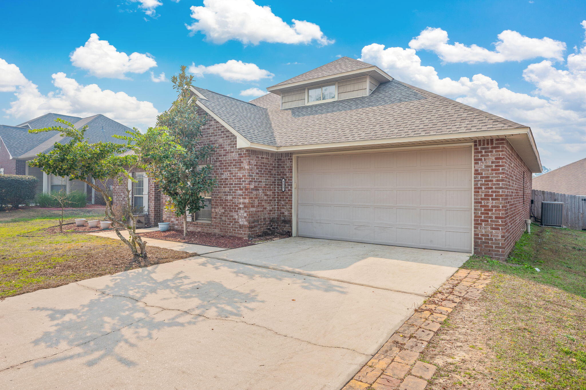 4627 Hermosa Road Crestview, FL 32539 - Photo 6 of 40 2 CAR DRIVEWAY